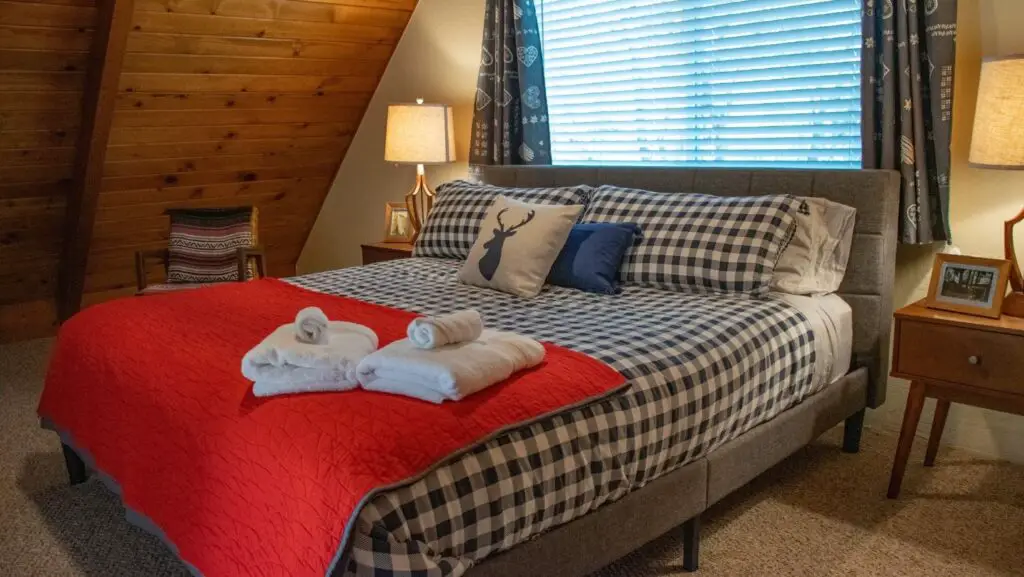 cabin bedroom home decor